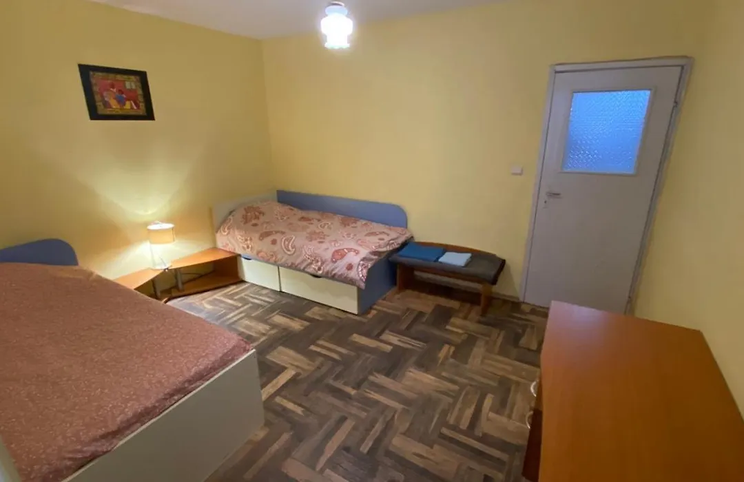 Аria B&B-1