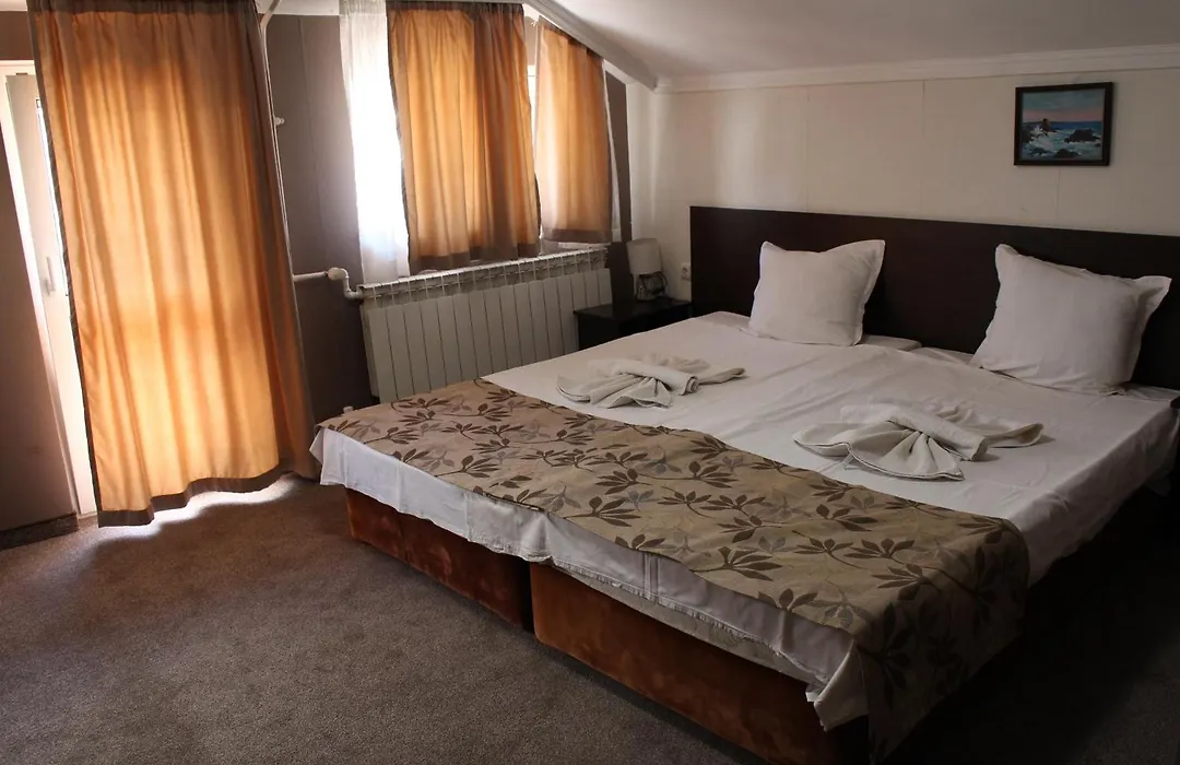 Guest House Lazur-1
